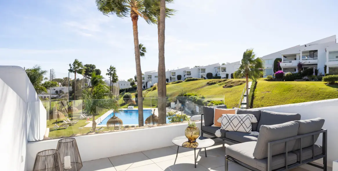 Продажа апартаментов на среднем этаже в Nueva Andalucía 5