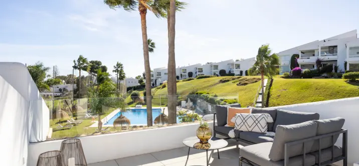 Sale of middle floor apartment in Nueva Andalucía 4