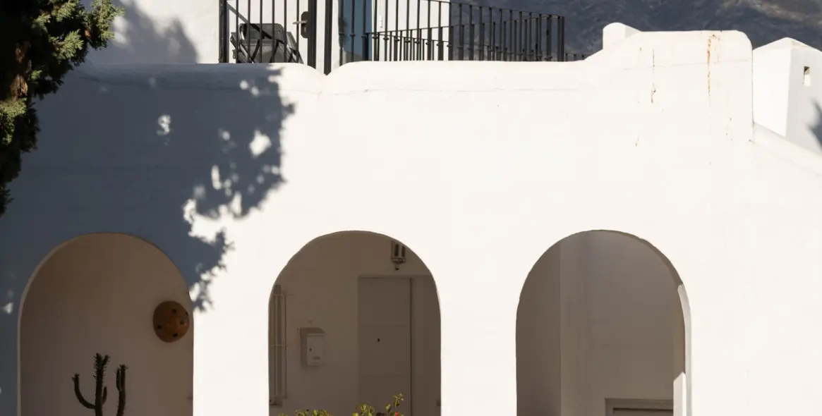 Sale of middle floor apartment in Nueva Andalucía 26