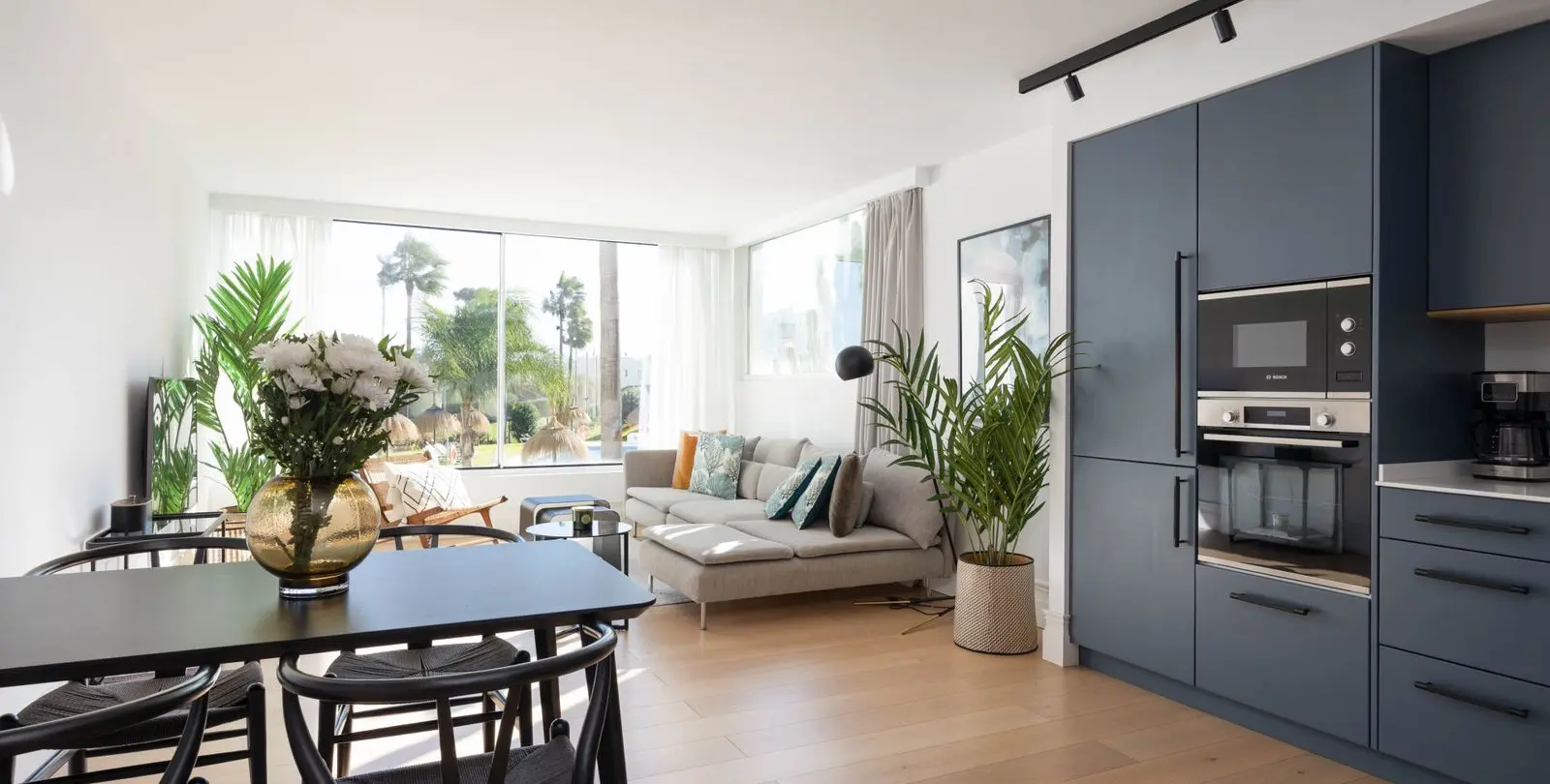 Sale of middle floor apartment in Nueva Andalucía 2