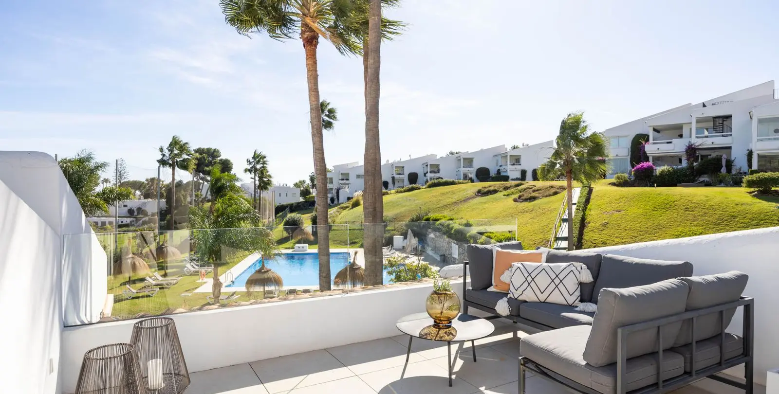 Sale of middle floor apartment in Nueva Andalucía 5
