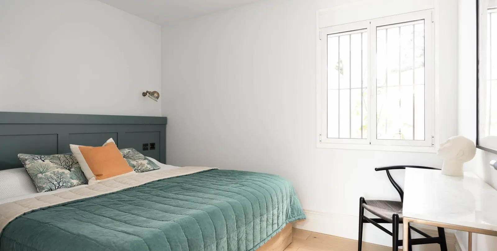 Sale of middle floor apartment in Nueva Andalucía 11