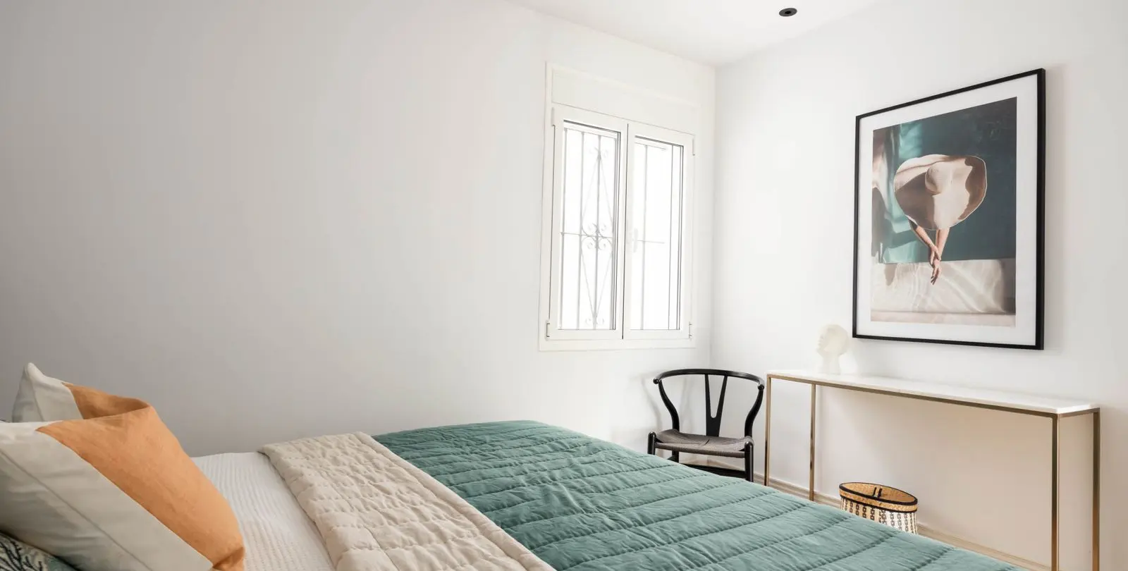 Sale of middle floor apartment in Nueva Andalucía 12
