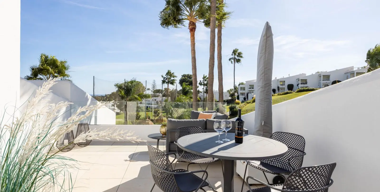 Sale of middle floor apartment in Nueva Andalucía 17