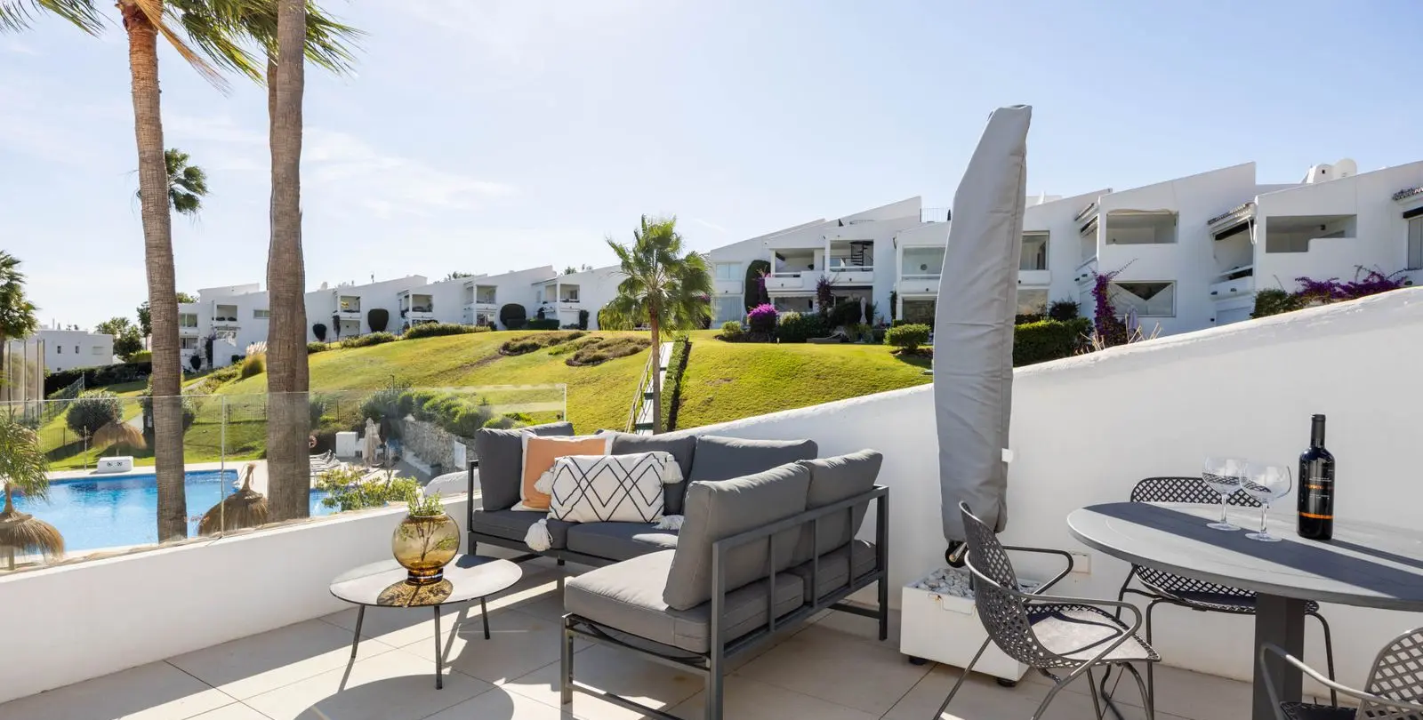 Sale of middle floor apartment in Nueva Andalucía 18