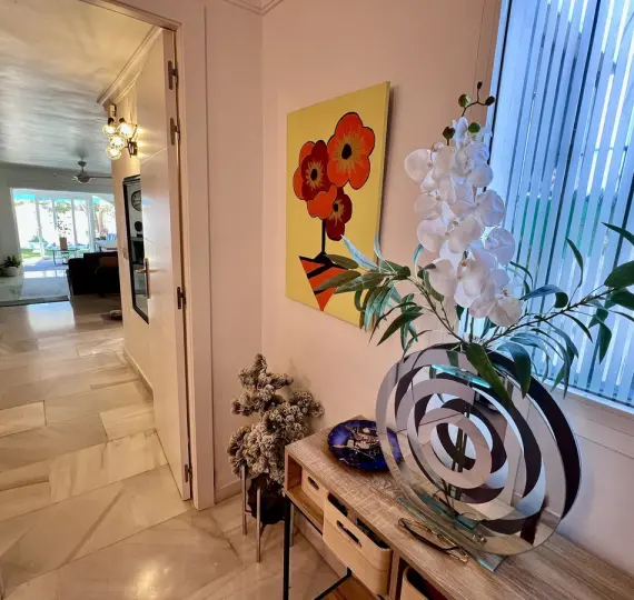 Sale of townhouse in El Paraiso