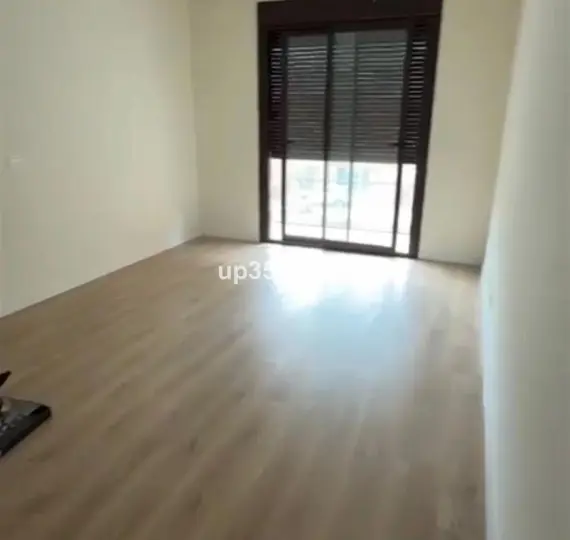 Middle floor apartment R5230171