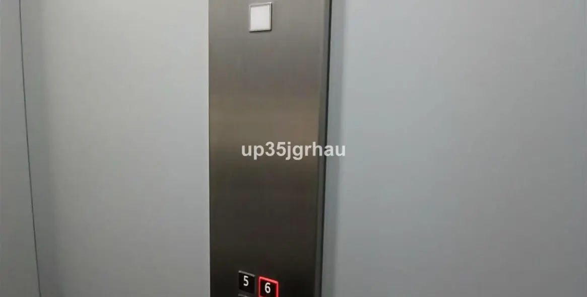 Sale of middle floor apartment in Estepona 13