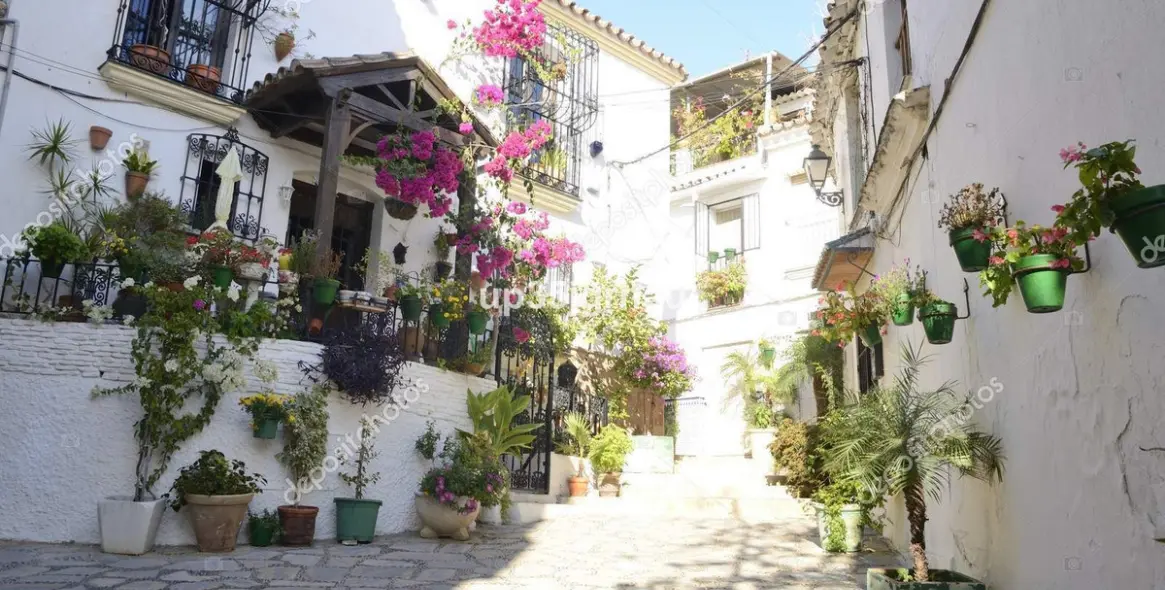 Sale of middle floor apartment in Estepona 17