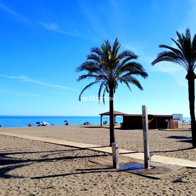 Продажа апартаментов на среднем этаже в Estepona