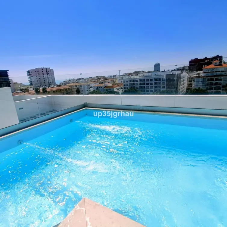 Продажа апартаментов на среднем этаже в Estepona