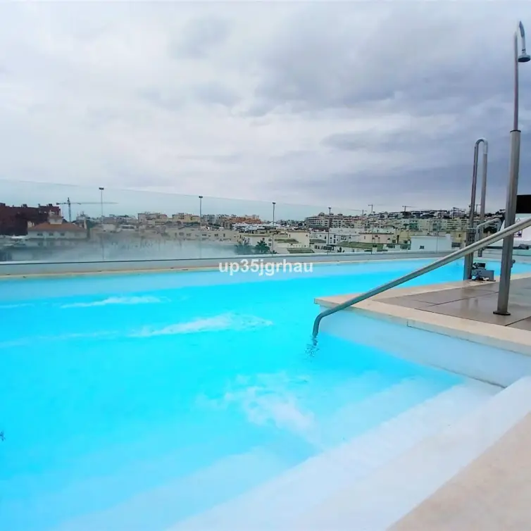 Продажа апартаментов на среднем этаже в Estepona
