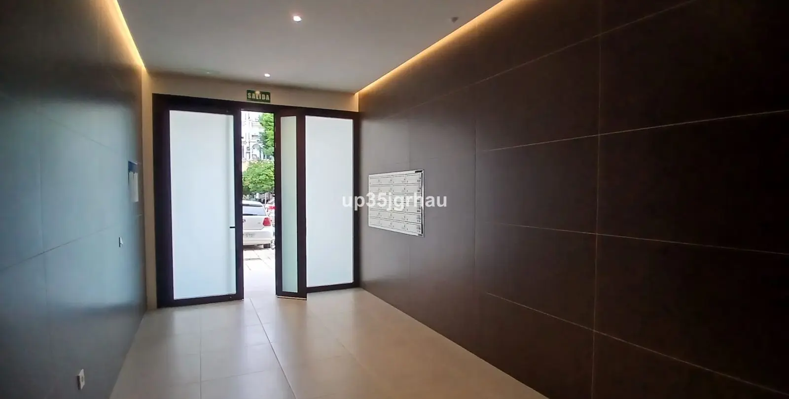Sale of middle floor apartment in Estepona 7