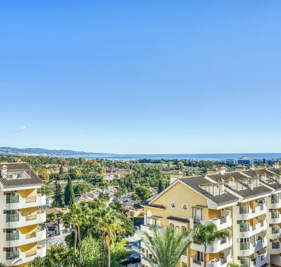 Продажа апартаментов на среднем этаже в Marbella