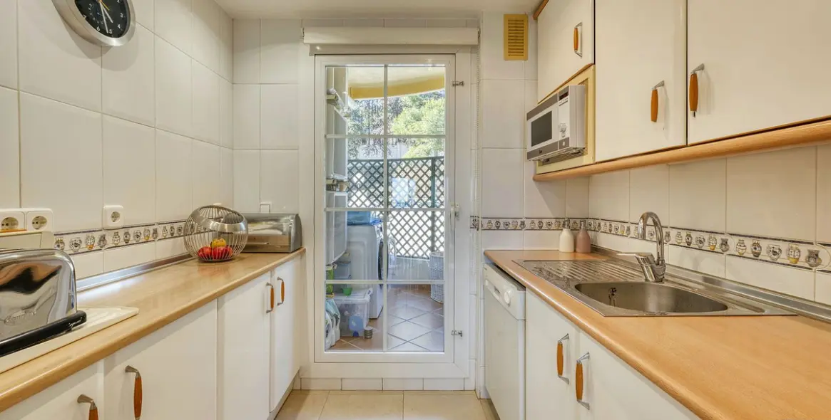 Продажа апартаментов на среднем этаже в Marbella 10