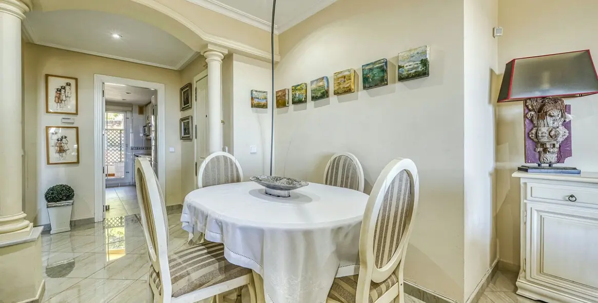 Продажа апартаментов на среднем этаже в Marbella 12