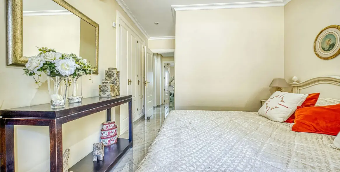 Продажа апартаментов на среднем этаже в Marbella 15