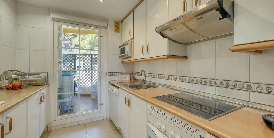 Продажа апартаментов на среднем этаже в Marbella 18