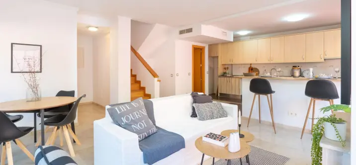 Detached villa R5217769 1