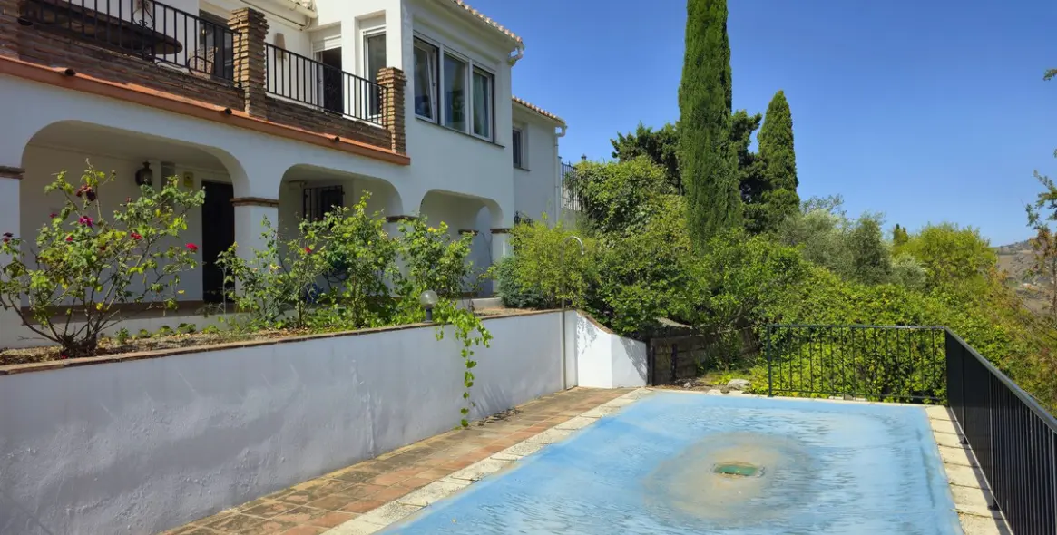 Продажа  отдельно стоящей виллы в Cómpeta 3