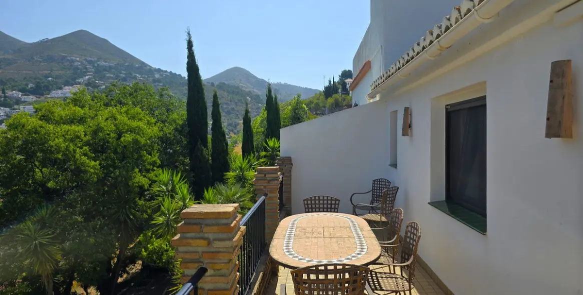 Продажа  отдельно стоящей виллы в Cómpeta 10