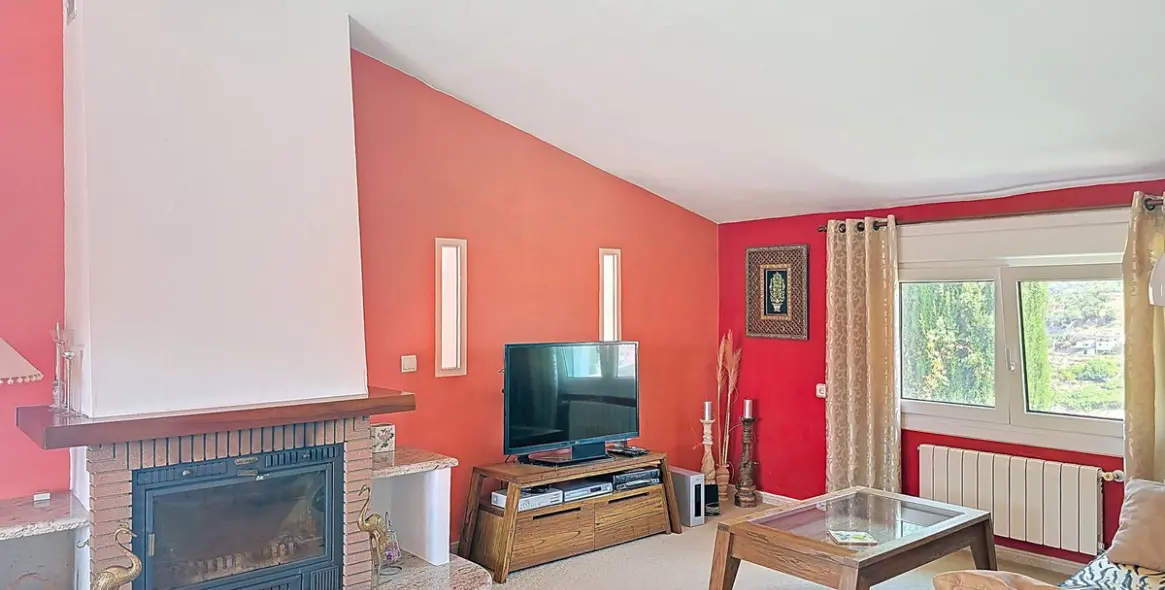 Продажа  отдельно стоящей виллы в Cómpeta 13