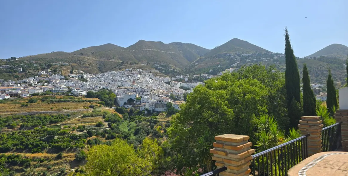 Продажа  отдельно стоящей виллы в Cómpeta 11