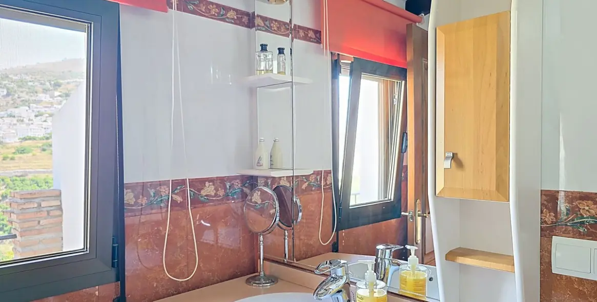 Sale of detached villa in Cómpeta 25