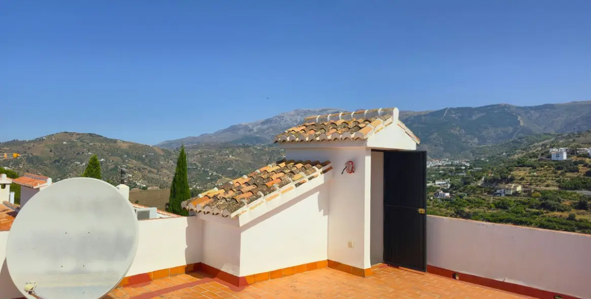 Sale of detached villa in Cómpeta 38