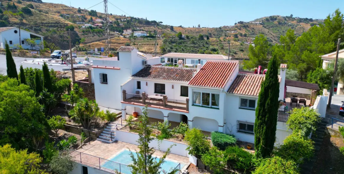 Sale of detached villa in Cómpeta 48