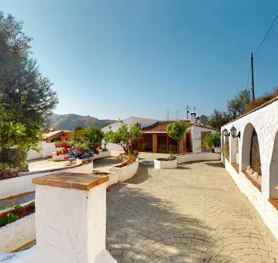 Sale of detached villa in La Viñuela