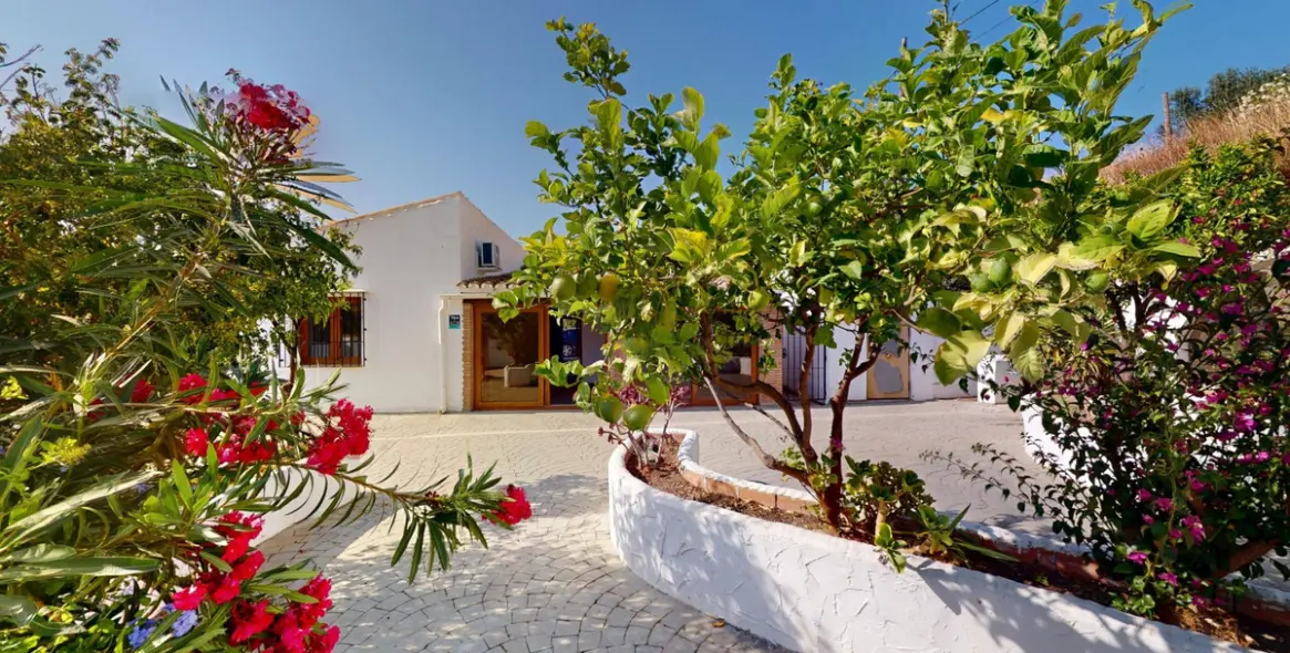 Продажа  отдельно стоящей виллы в La Viñuela 2