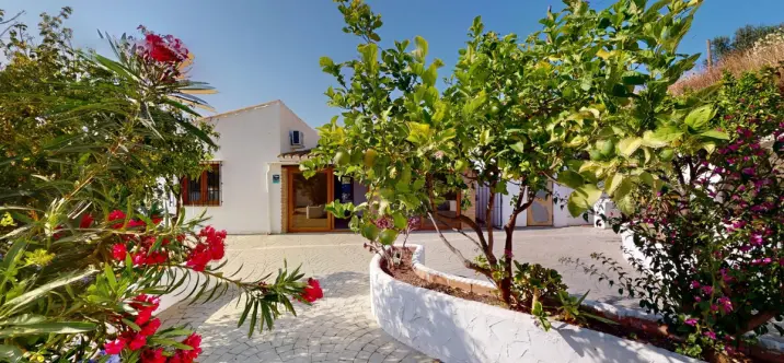 Sale of detached villa in La Viñuela 1