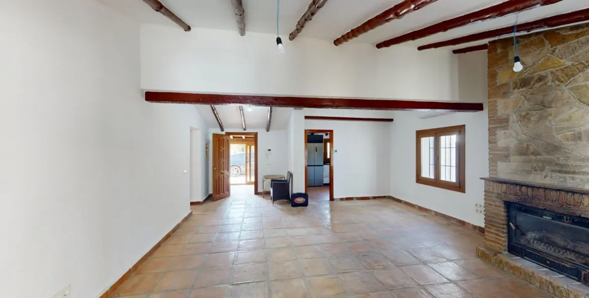 Продажа  отдельно стоящей виллы в La Viñuela 6