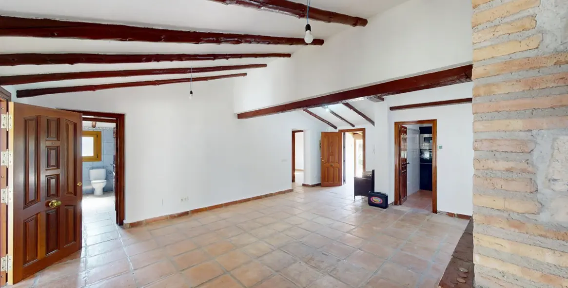 Продажа  отдельно стоящей виллы в La Viñuela 7