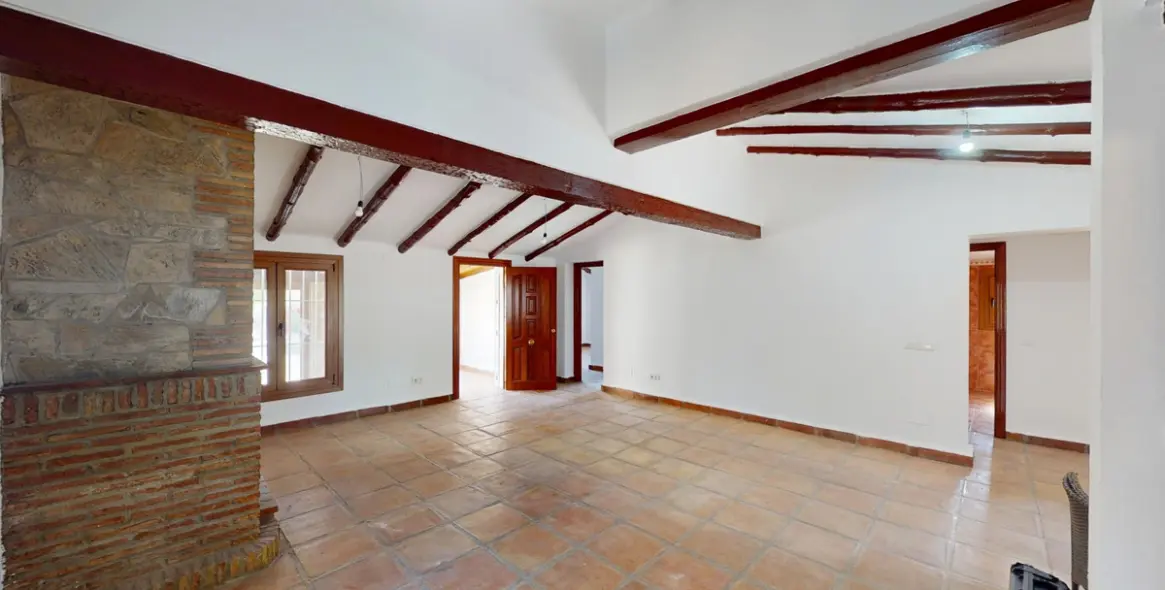 Продажа  отдельно стоящей виллы в La Viñuela 8