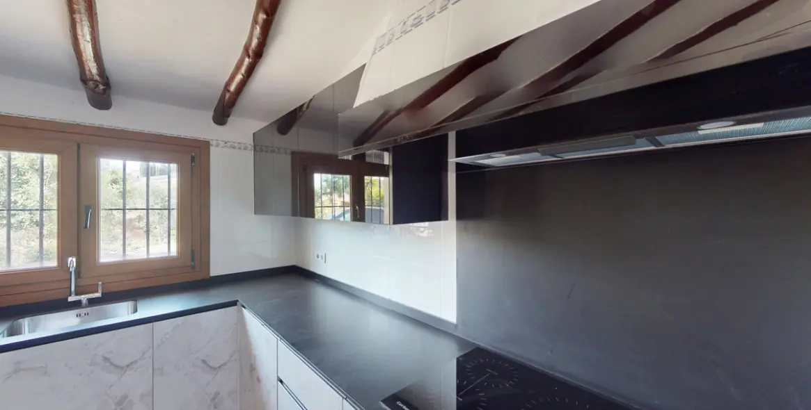 Продажа  отдельно стоящей виллы в La Viñuela 12