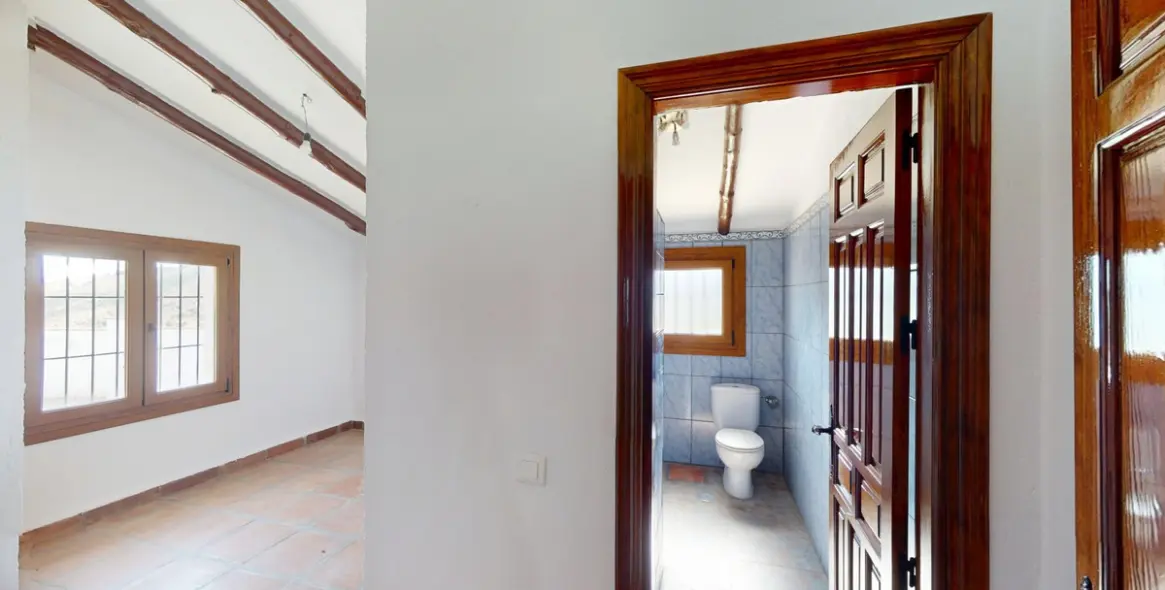 Продажа  отдельно стоящей виллы в La Viñuela 13