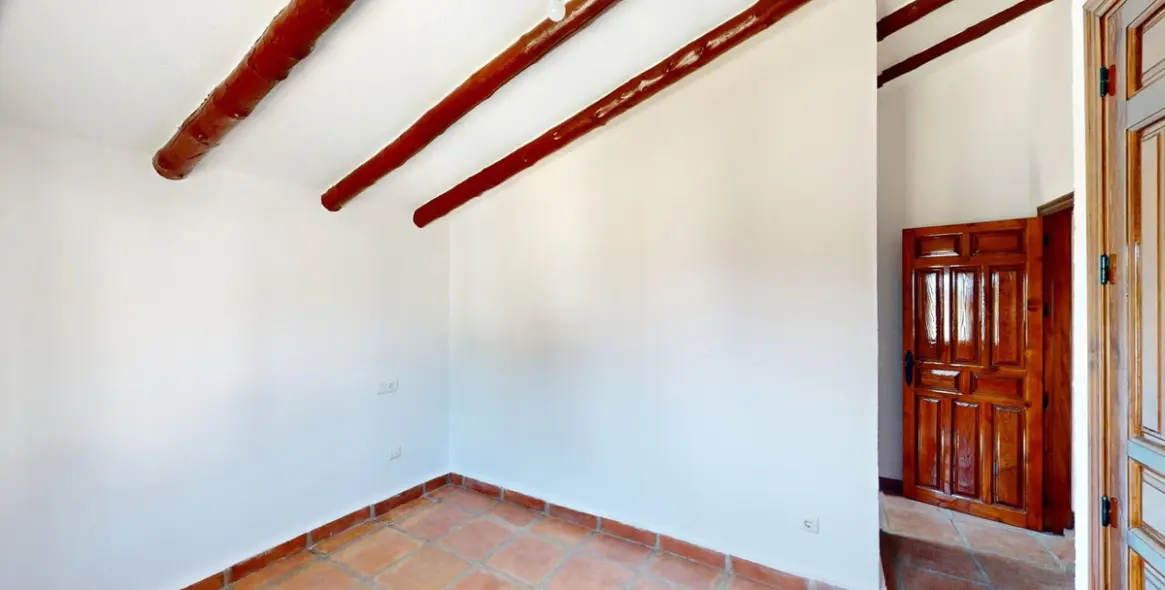 Продажа  отдельно стоящей виллы в La Viñuela 17