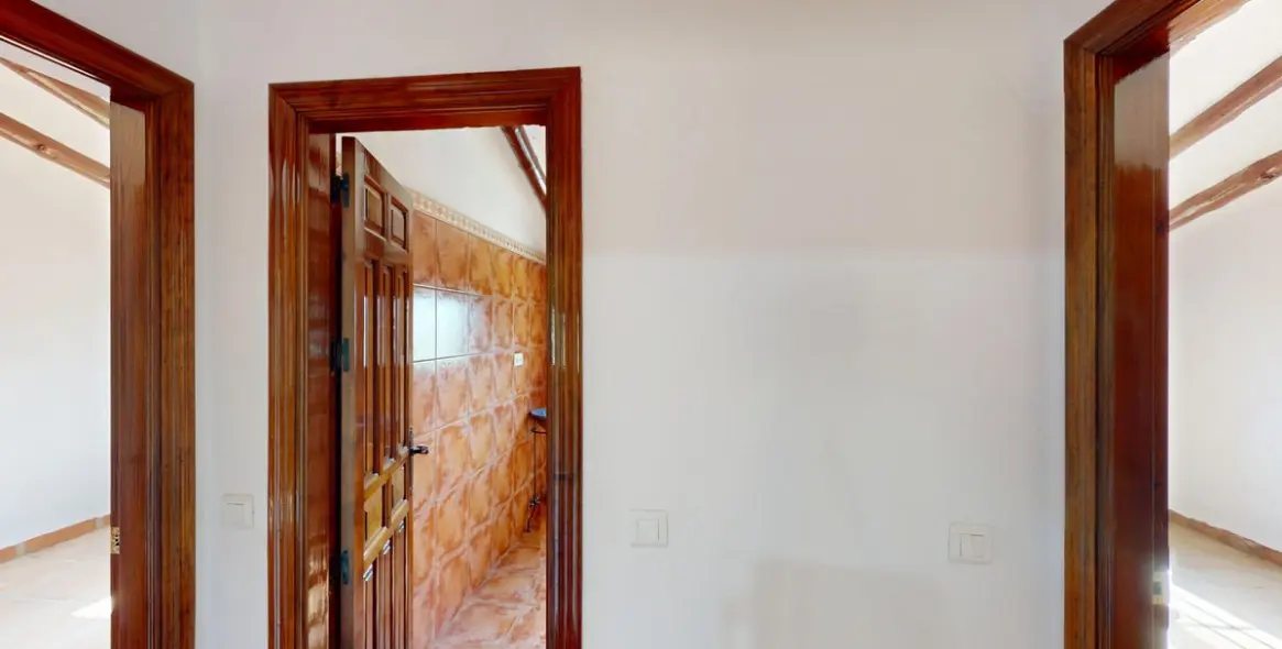 Продажа  отдельно стоящей виллы в La Viñuela 20