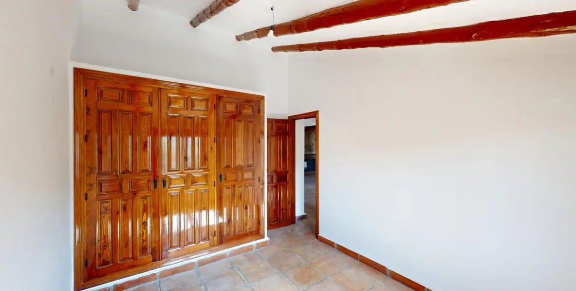 Продажа  отдельно стоящей виллы в La Viñuela 23