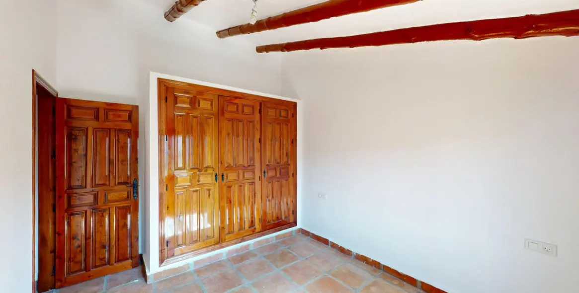 Продажа  отдельно стоящей виллы в La Viñuela 27