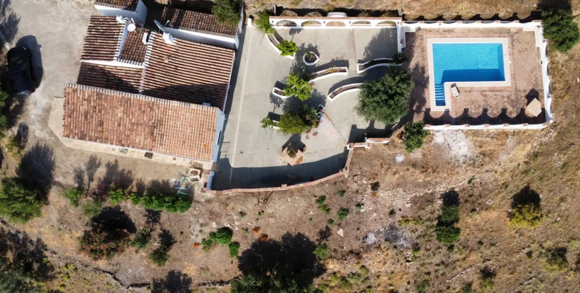 Venta de villa independiente en La Viñuela 44