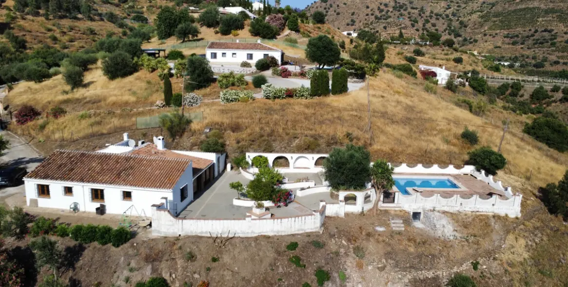 Venta de villa independiente en La Viñuela 46