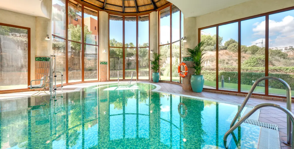 Продажа апартаментов на среднем этаже в Benahavís 2