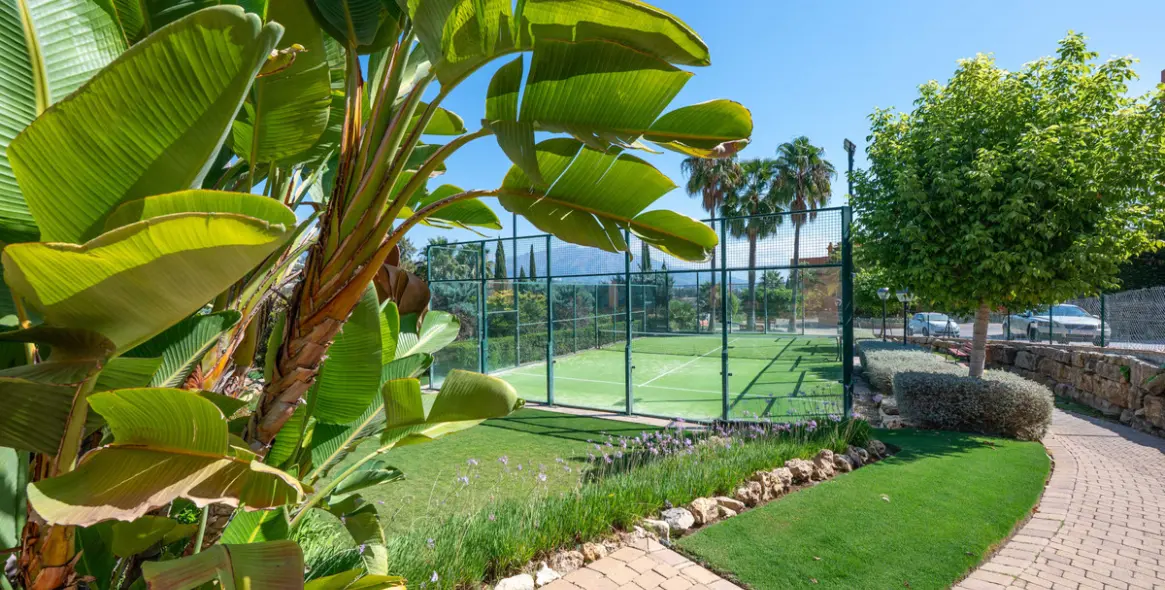 Продажа апартаментов на среднем этаже в Benahavís 3