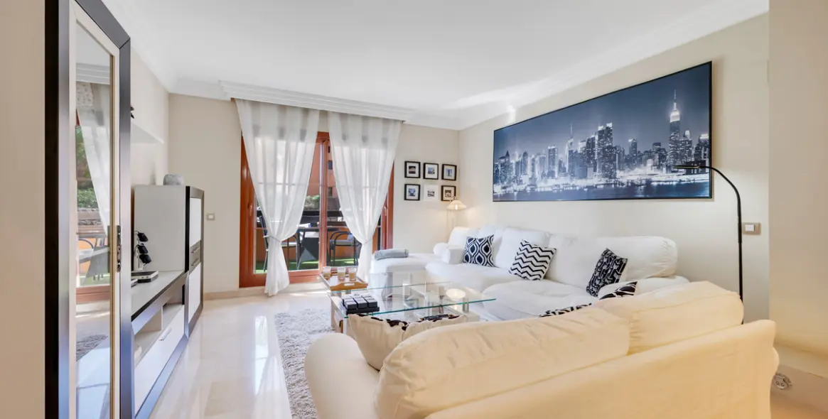 Продажа апартаментов на среднем этаже в Benahavís 7