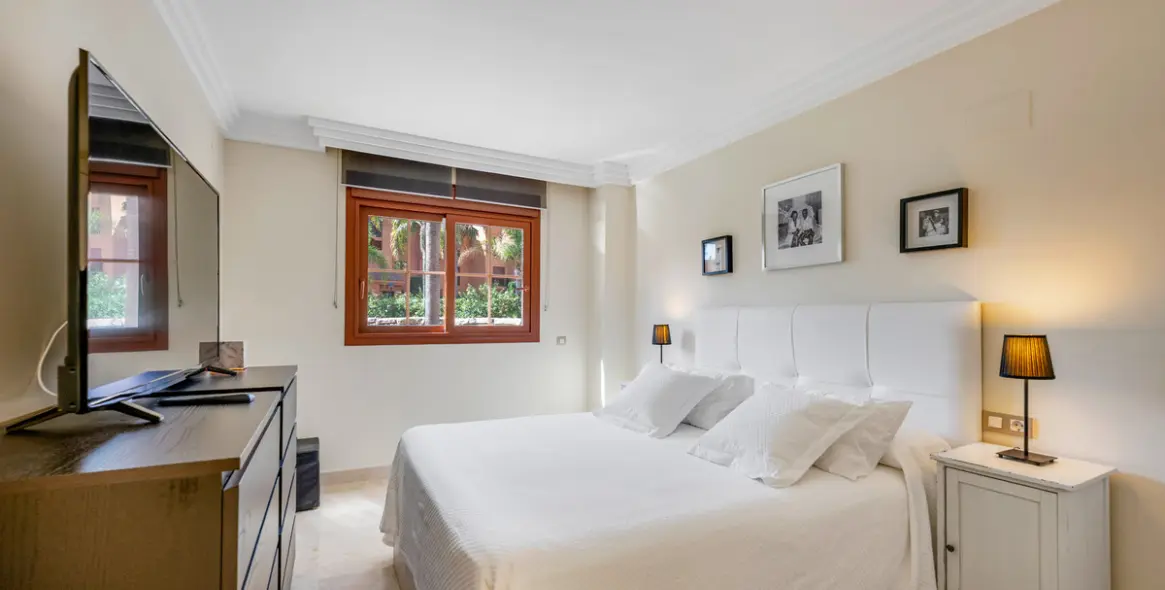 Продажа апартаментов на среднем этаже в Benahavís 12