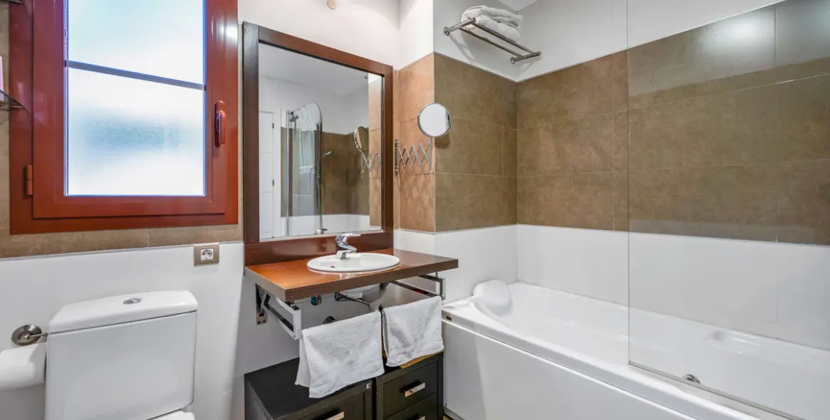 Продажа апартаментов на среднем этаже в Benahavís 15