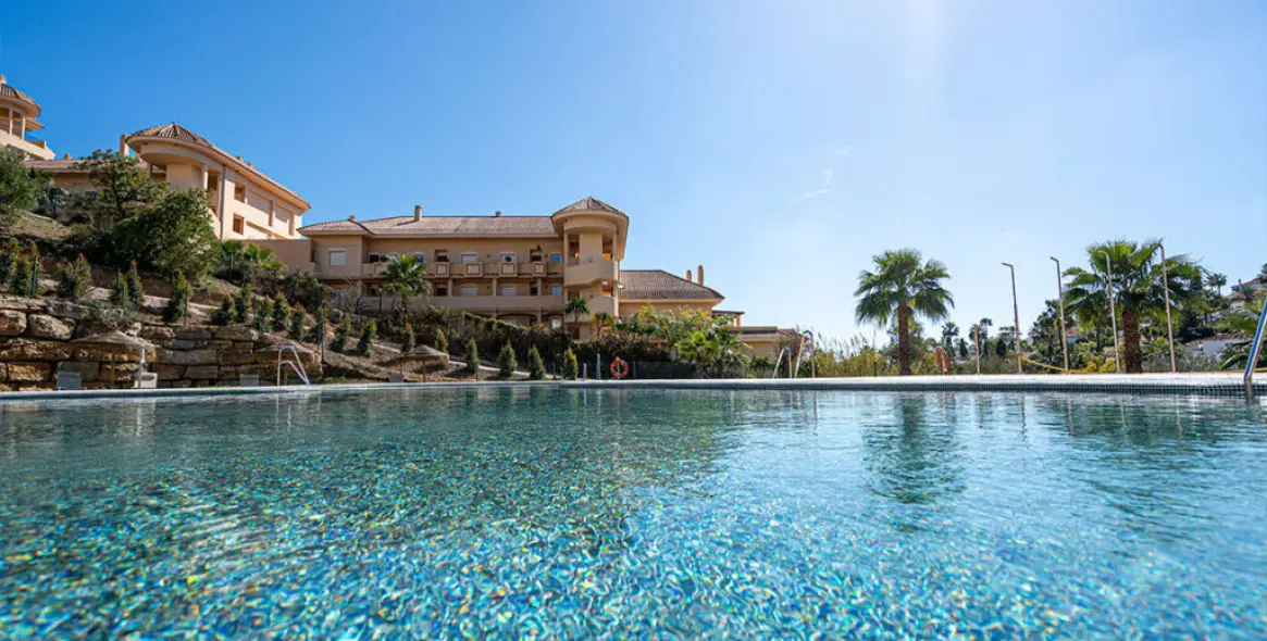 Sale of ground floor apartment in Marbella 2